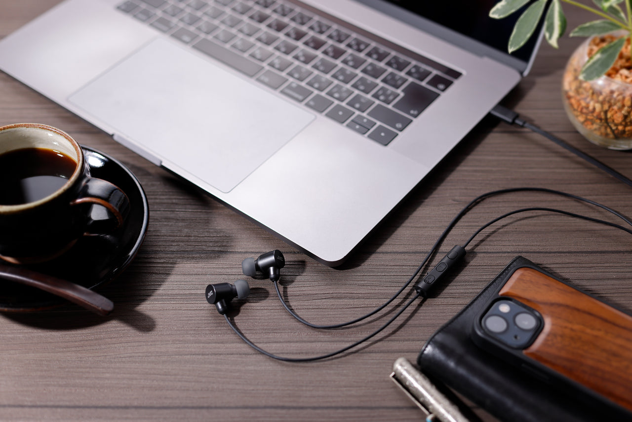 HA-FR29UC-B USB-C™ WIRED BUD TYPE HEADPHONES - BLACK