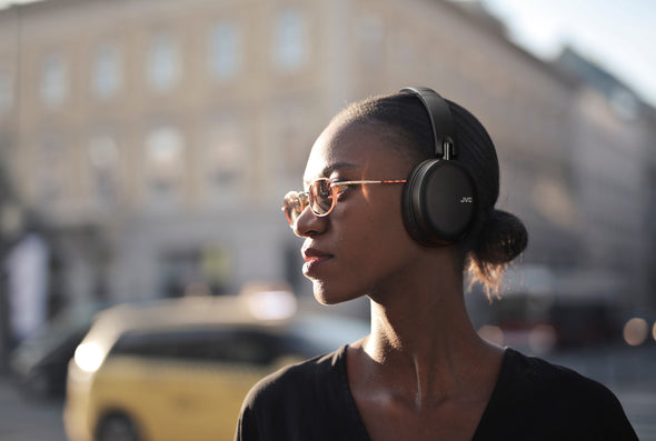 HA-S91N AROUND-EAR ACTIVE NOISE CANCELING WIRELESS HEADPHONES